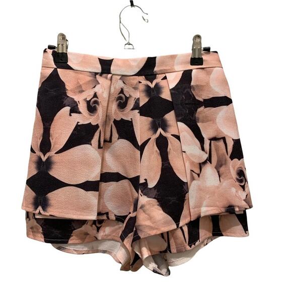 Fringe pink flower hot pants. Skirted side zipper  Size Small skort - Picture 1 of 7